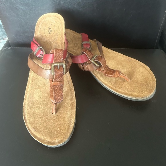 Taos sandals. Brown and red leather. Brushed leather footbed. New with box. US 9 - Picture 2 of 6